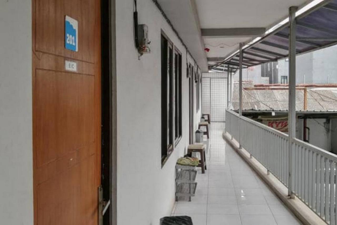 Laponca Residence Pondok Cabe Syariah Redpartner Duku Екстер'єр фото
